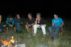 Peter Frosch, Maria, Peter, Elfriede, Thomas/am Lagerfeuer/flash Peter Frosch, Maria, Peter, Elfriede, Thomas/am Lagerfeuer/flash